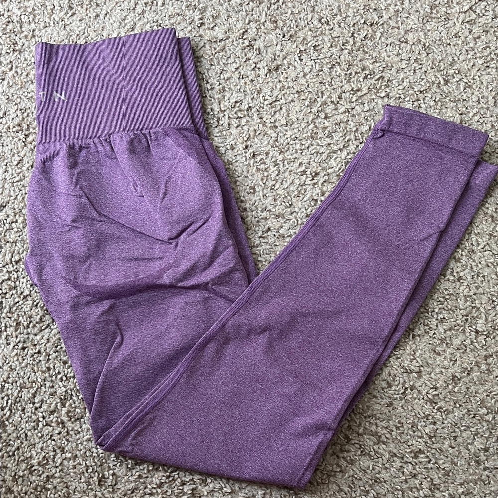 NVGTN Leggings in Vibrant Purple